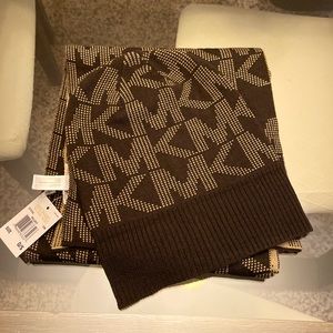 Micheal Kors Hat & Scarf❗️